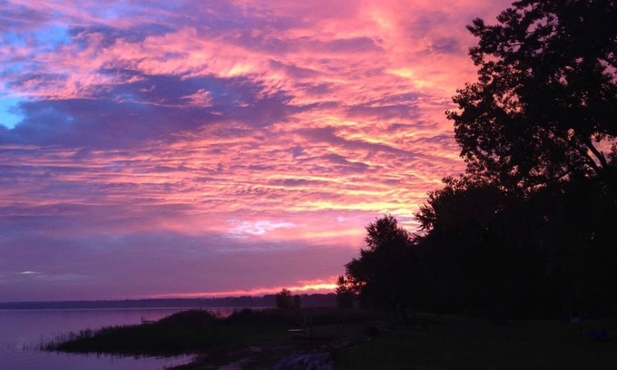 Green Bay Cottage | Cozy Cottage on the Bay, with deck and fire pit
