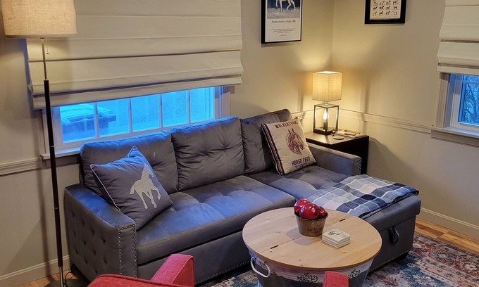 Reading Cottage | Cozy cottage on the river, minutes from skiing, horse events, and so much more!