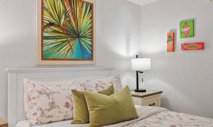 Anna Maria Condo | Cozy couples hideaway! 5-min walk to beautiful white sand beach at Bean Point.