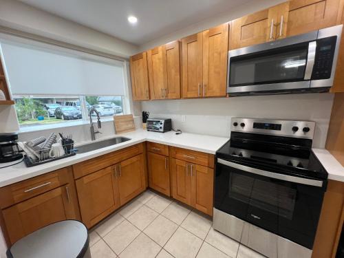 Kaneohe House | Cozy Custom Vacation Home