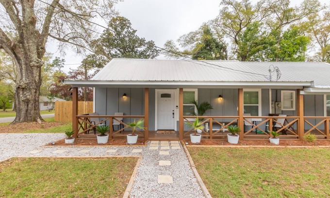 Foley House | Cozy Duplex Retreat - Beaches, Hospital, Dining