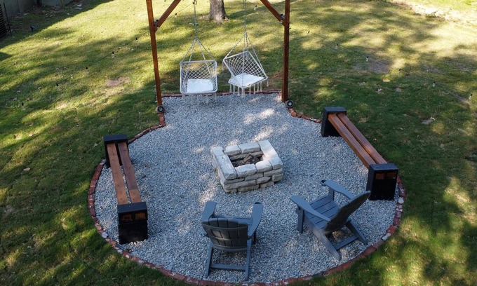 Whitehaven House | Cozy family friendly retreat w/4 bedrooms, wrk area, and ultimate green space.