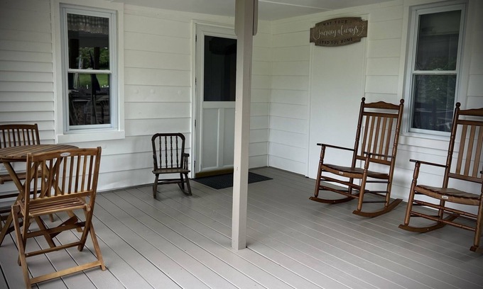 Sarver Other | Cozy Farmhouse