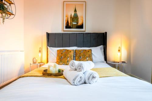 George Green Apartment | Cozy Flat near Heathrow - Balcony & Free Parking