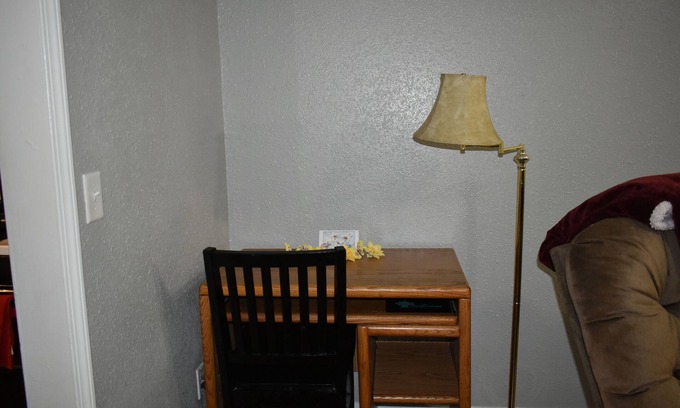 Minot Apartment | Cozy Fully-Furnished Entire1-Bed 1-Bath Apt in Basement of Private House