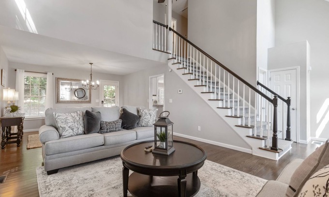 Cartersville Other | Cozy Getaway: Extended Stay, 5BR Open Air Near DT