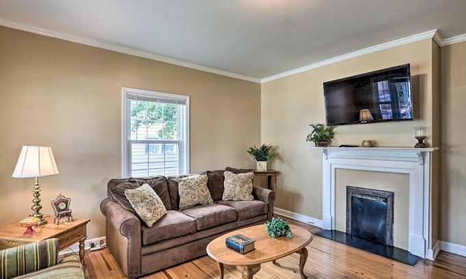 Parker House | Cozy Greenville Bungalow about 2 Mi to Downtown!