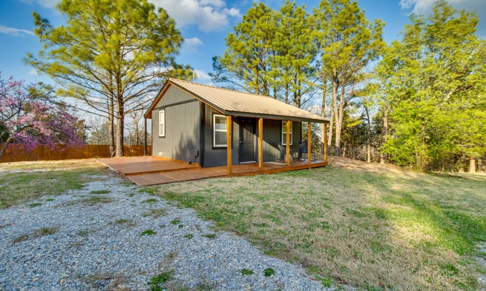 Norfork Lake Estates Apartment | Cozy Henderson Studio - 2 Mi to Norfork Lake!