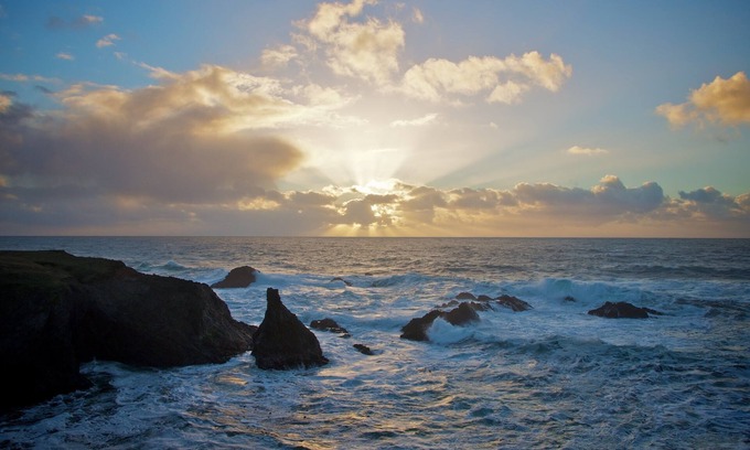 Mendocino Apartment | Cozy hideaway on the edge of the bluff overlooking the ocean