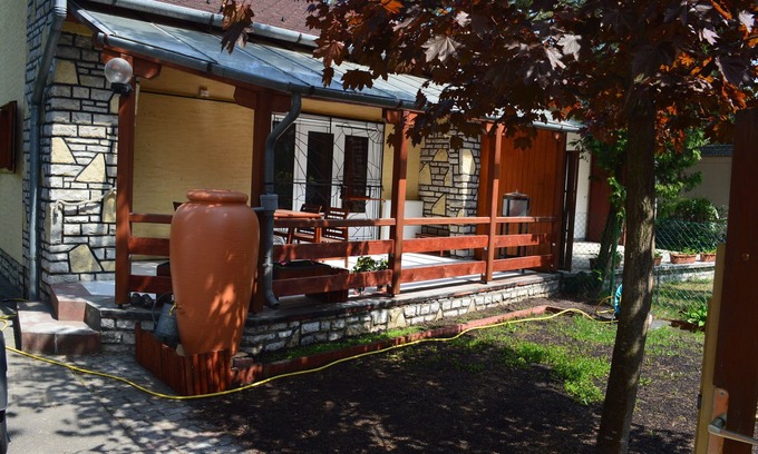 Siofok House | Cozy holiday home in Balatonszeplak So 200m to the Balaton footpath