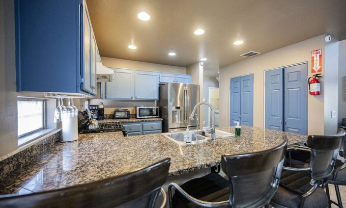 South Christy House | Cozy Home 3BD/2.5BA Spacious & Relaxing Vegas Getaway Sleeps 8