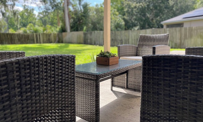 Winter Springs House | Cozy Home 4 bedroom 5 bed with Jet Tub.