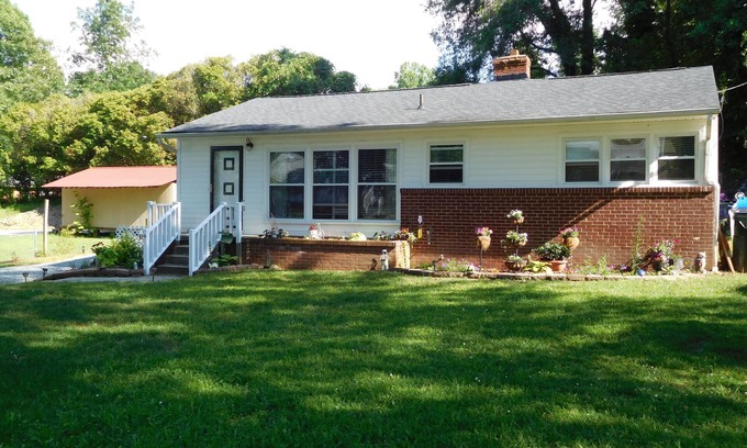 Burlington House | Cozy home away from home