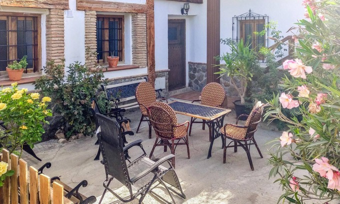 Baza House | Cozy home in Baza with WiFi