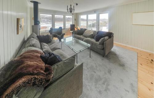 Fjallbacka House | Cozy Home In Fjällbacka With Kitchen