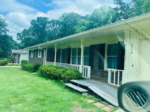 Lilburn House | Cozy Home in Lilburn, GA