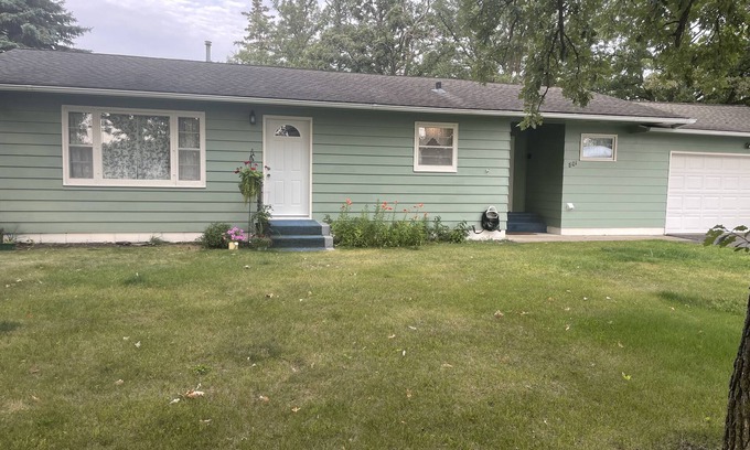 Karlstad House | Cozy Home in on Main Street