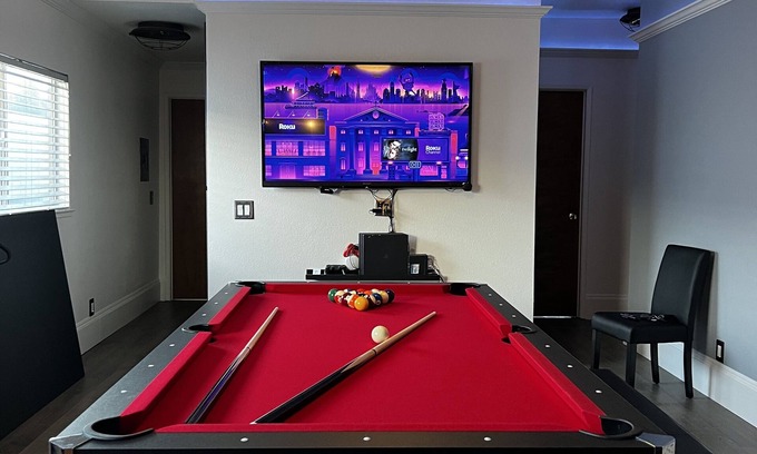 Northside House | cozy home in the heart of the city.