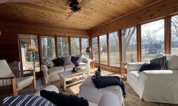 Omro House | Cozy Home on Fox River w/Outdoor Living - 19 min to EAA, 50 min to Lambeau