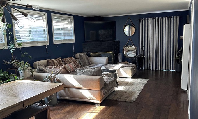 Mid-Wilshire House | Cozy home with AC in charming Los Angeles