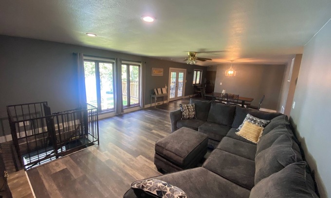 Horseshoe Bend House | Cozy house on the lake minutes from the golf course