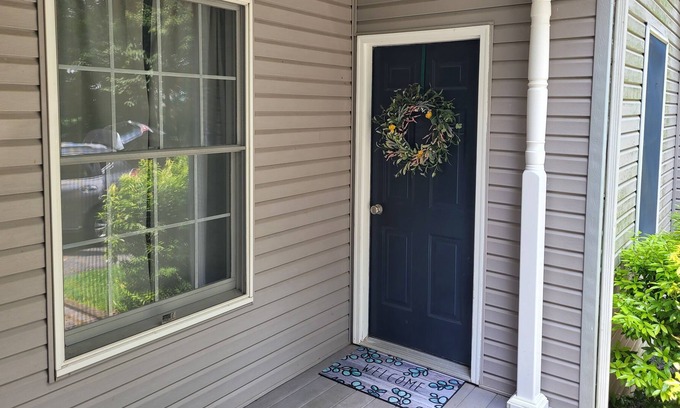 New Park Apartment | Cozy inlaw suite/apartment in a quiet wooded setting close to York and Lancaster