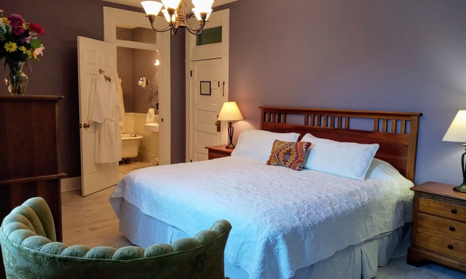 Cowan House | Cozy king ensuite room in historic railroad inn