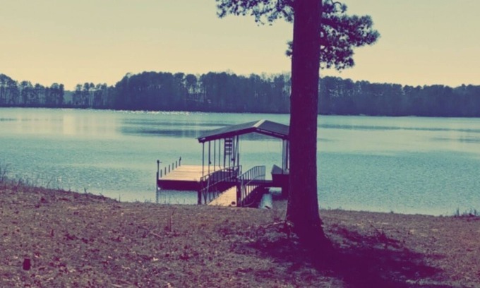 Fair Play Villa | Cozy lake front retreat ! Anglers Haven or sipping coffee on the covered porch.