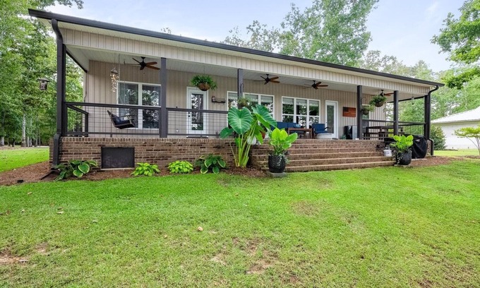 Arley House | Cozy lakefront home with beautiful views, fire pit & private dock.