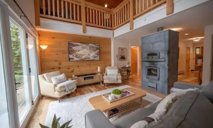 New London House | Cozy lakefront property on Sunapee Lake!