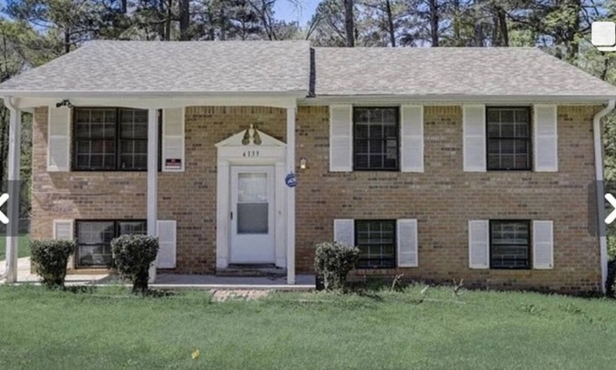 Conley House | Cozy Large home, 19 Min from Hartsfield-Jackson international- Domestic Airport!
