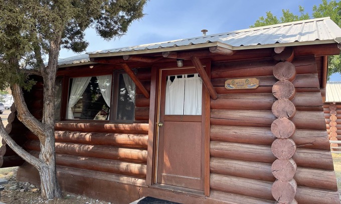 Helena Cabin | Cozy Log Cabin #1 on Beautiful Canyon Ferry Lake