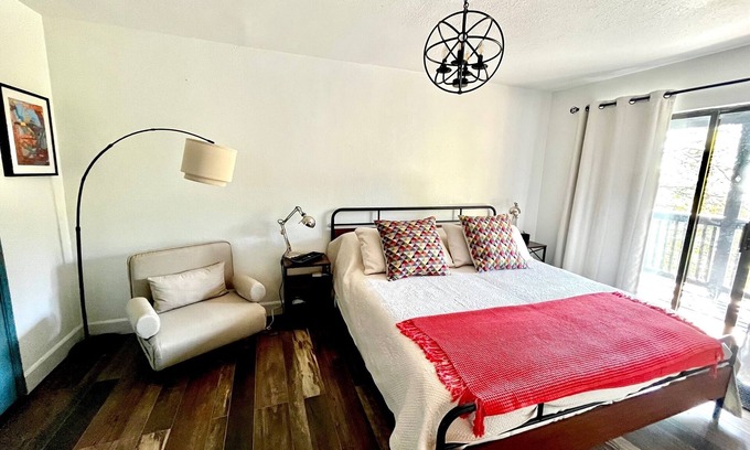 Running Springs Cottage | Cozy Luxe Ski Cabin Kid & Dog Friendly. New Hot Tub!