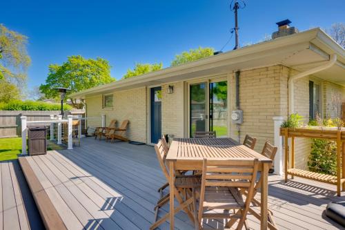 Milwaukee Apartment | Cozy Milwaukee Apartment with Deck, 2 Mi to Airport!