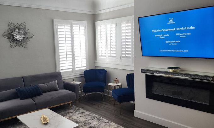 El Paso Apartment | Cozy, modern 2 bedroom, Central/downtown unit. Near hospitals, airport & Utep.