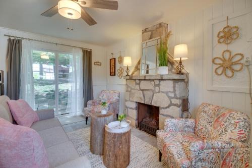 Mountain Home House | Cozy Mountain Home Cottage Walk to Marina!