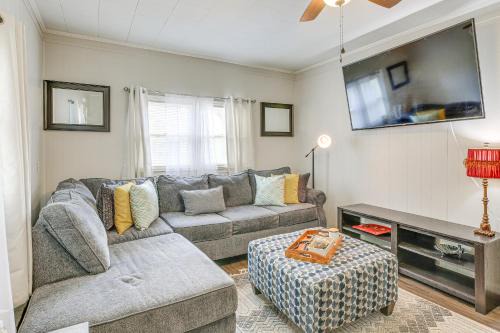 Mullins House | Cozy Mullins Retreat with Backyard and Covered Porch!