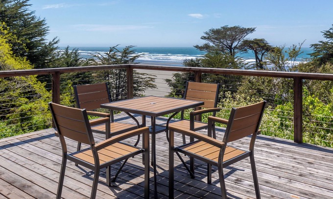 Westhaven-Moonstone Cabin | Cozy Oceanview Cabin Near Moonstone Beach – Hike, Surf & Explore the Redwoods