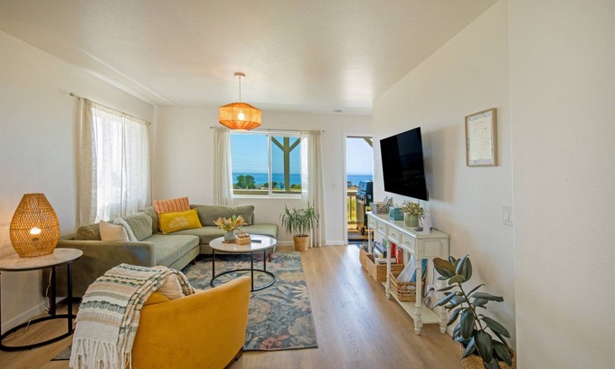 Shelter Cove House | Cozy Oceanview Hideaway#1 on Golf Course/Airport