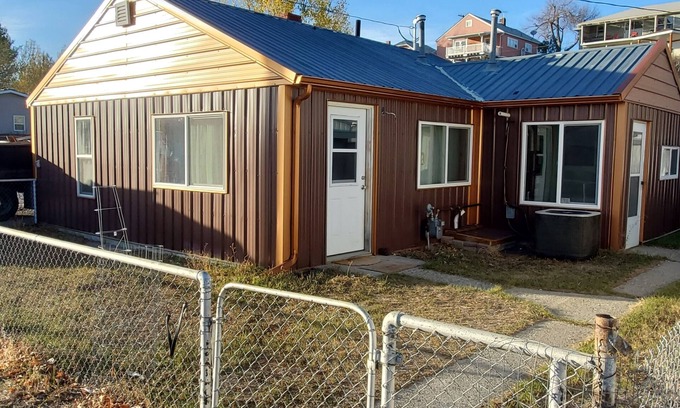 Harlowton Cottage | Cozy one bedroom, newly remodeled.