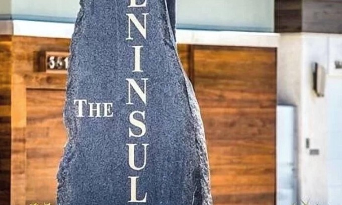 Peninsula Cottage | Cozy Peninsula Beach Cottage for two - steps to the sand