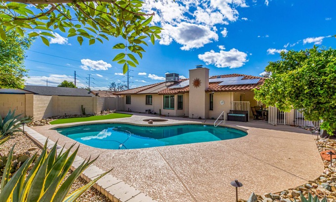 Deer Valley House | Cozy Phoenix Home Pool/Spa with King Beds