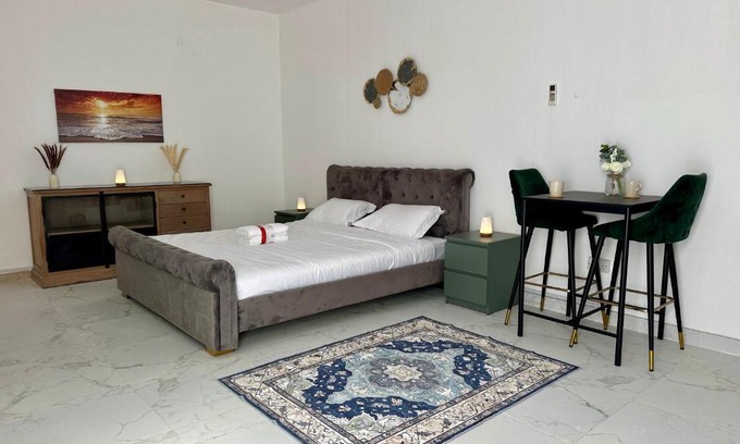 Jumeirah House | Cozy private room in Jumeirah villa near the Beach