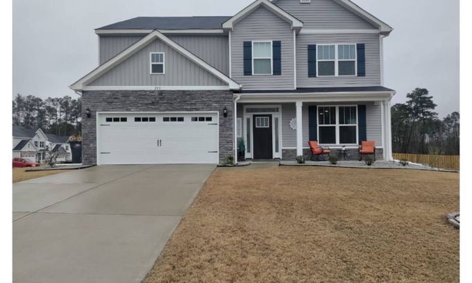 Gracewood House | Cozy & Quiet Area Mins From The Town!