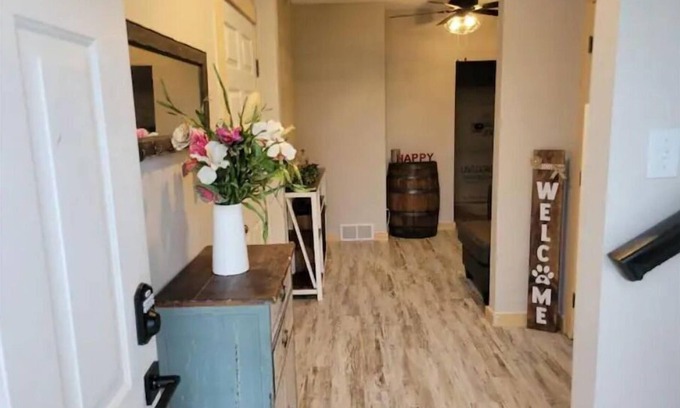 Omaha House | Cozy Quiet House on 4 acres