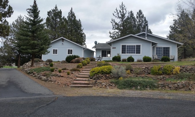 Weed House | Cozy Retreat in Lake Shastina
