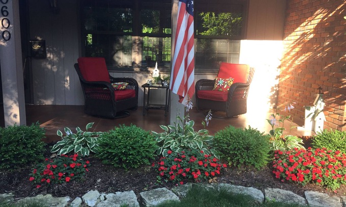 Hawthorn Hills House | Cozy Retreat in safe area and only minutes from everything.