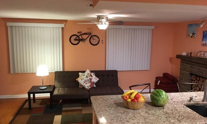 Bee Ridge Villa | Cozy retreat in sunny Florida