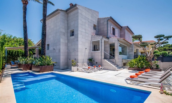 es Bacares House | Cozy Retreat Near Es Barcares