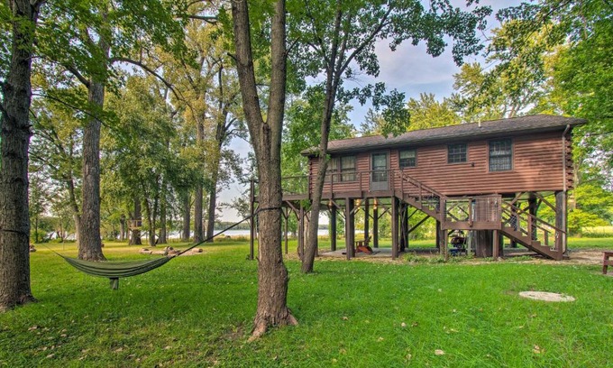 Camp Grove House | Cozy Riverfront Getaway Fishing On-Site!
